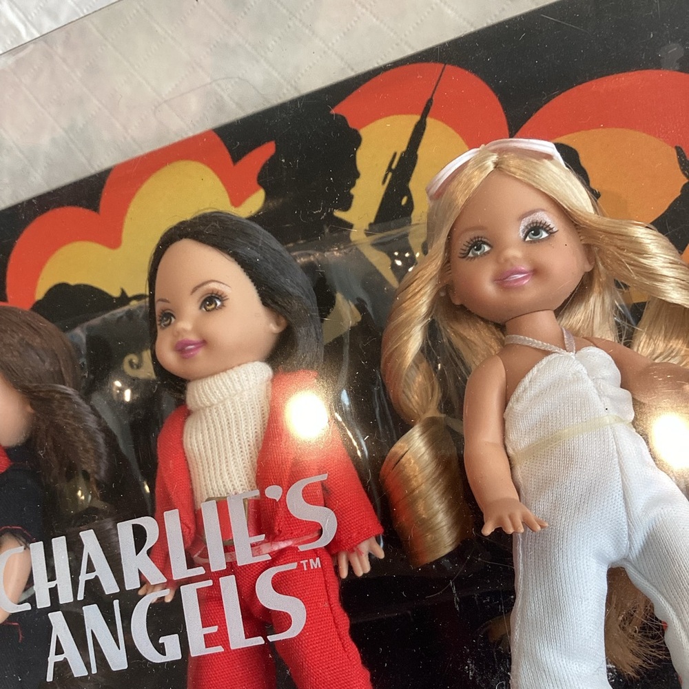 Barbie Collector’s Kelly Doll Charlie’s Angels Kelly Dolls Pink Label NIB NEW - Picture 2 of 7